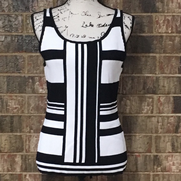 august silk Tops - EUC AUGUST SILK Knits Black and White Blocked Top